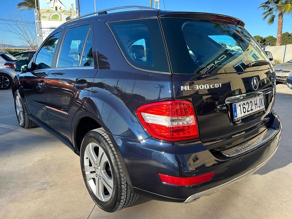  MERCEDES ML 300 CDI 4X4 AUTO SPANISH LHD IN SPAIN 204000 MILES SUPERB 2012